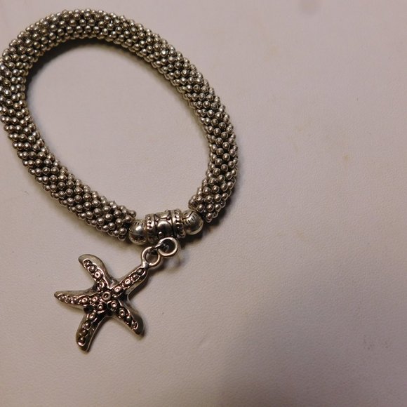 Starfish Charm Bracelet - Picture 4 of 8